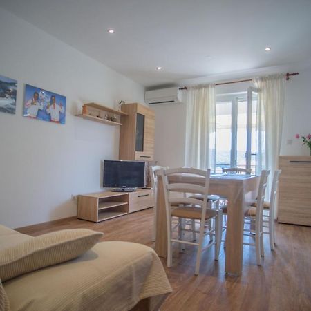 Apartman Marenic เซรส ภายนอก รูปภาพ